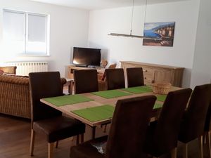 22379169-Ferienwohnung-10--300x225-1