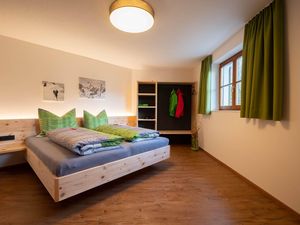 Schlafzimmer aus Zirbenholz