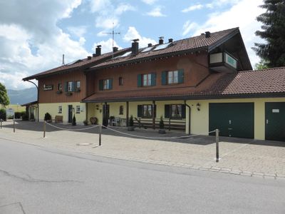 Außenansicht Appartementhaus -Sommer-