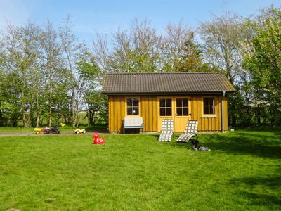 Das Gartenhaus: Platz für Fahrräder, Surfbretter..