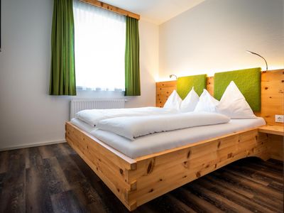 Top 1 - Schlafzimmer 2 mit Doppelbett