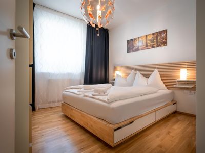 Top 6 - Ein Schlafzimmer mit Doppelbett