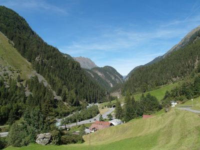 Blick vom Haus ins Tal