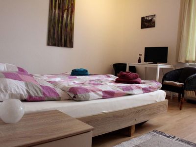 Schlafzimmer mit Doppelbett