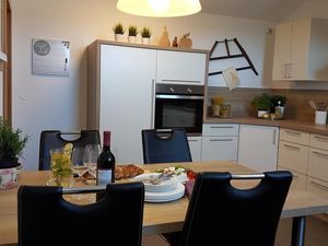 22595095-Ferienwohnung-4--300x225-3