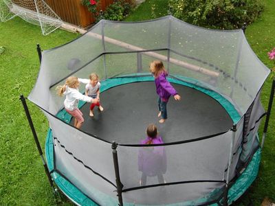 Trampolin mit Kinder