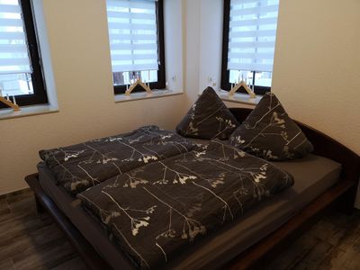 Schlafzimmer mit Doppelbett