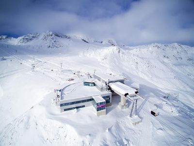 Stubaier-Gletscher_Freiluftdoku.3S-Bergstation-Eis