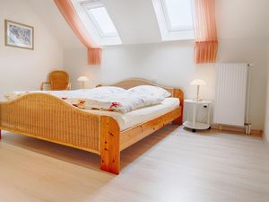 21542739-Ferienwohnung-4--300x225-1