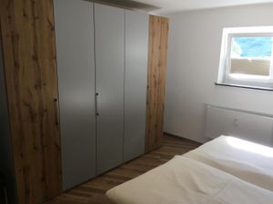 22270491-Ferienwohnung-2--300x225-4