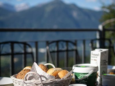 Frühstück auf Terrasse