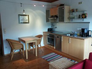 3808225-Ferienwohnung-6--300x225-2