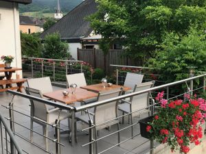 Terrasse - Blick zum Kirchturm