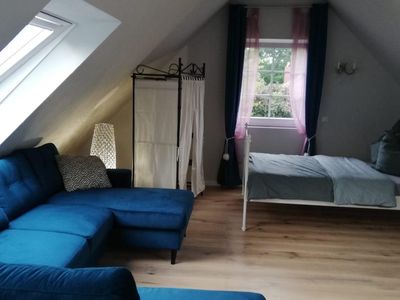 Sitzgelegenheit und Bett