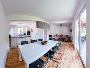 23191295-Ferienwohnung-6--300x225-1