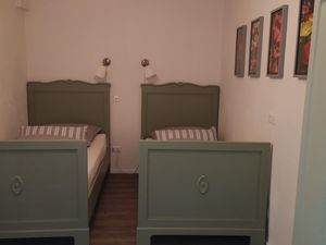 Schlafzimmer II