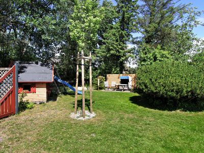 Spielplatz und Sitzecke Familienbande