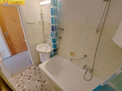 Badezimmer Badewanne Dusche WC