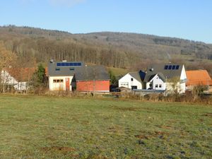 Beckenmühle mit Ehrenberg im Hintergrund