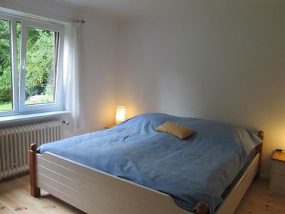 Schlafzimmer (Bett 1,8 x 2 m)