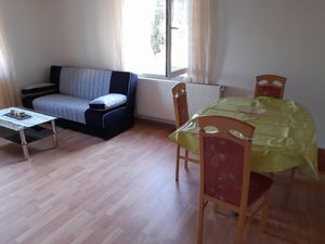 23095049-Ferienwohnung-2--300x225-5