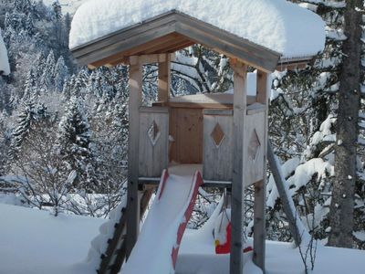 Spielhaus im Winter