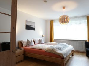 23392852-Ferienwohnung-2--300x225-0