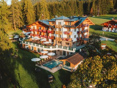 Hotel Lindenhof Außenansicht Sommer