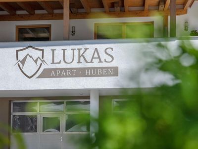 Apart Lukas