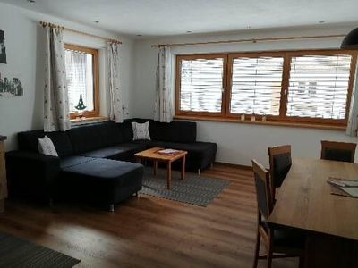 Wohnzimmer mit ausziehbarer Couch