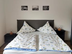 23494386-Ferienwohnung-2--300x225-5