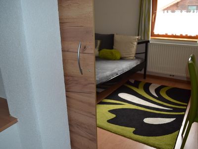 Raum im Schlafzimmer 2 mit Schiebetür getrennt