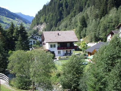 haus-langlaufloipe-und-wanderweg