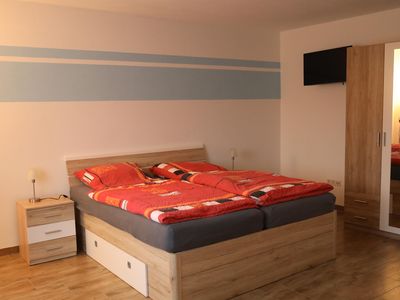 Schlafzimmer 1