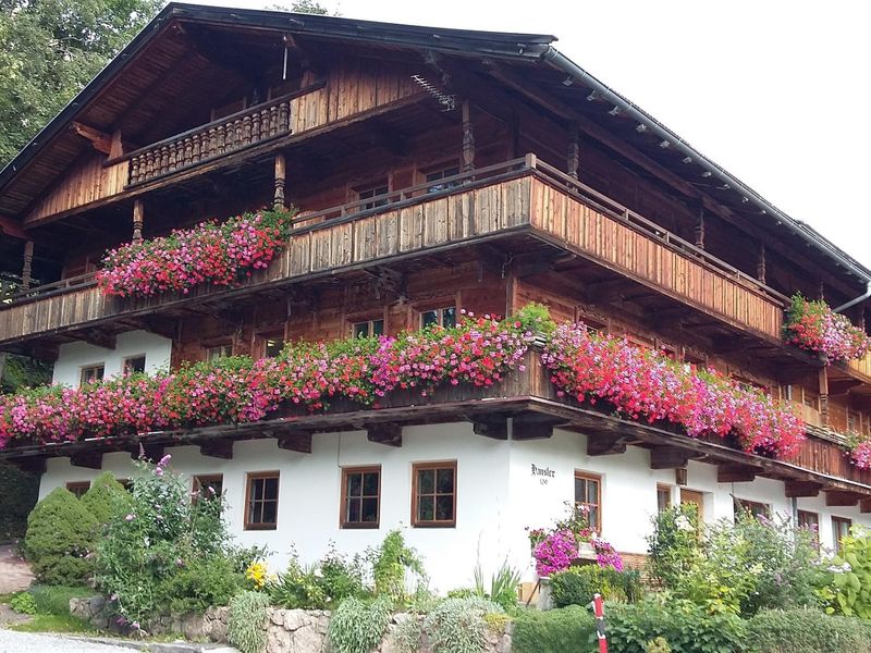 Hansler Appartements_Alpbach_Hausansicht Sommer