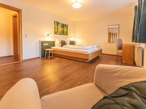 914069-Ferienwohnung-4--300x225-3