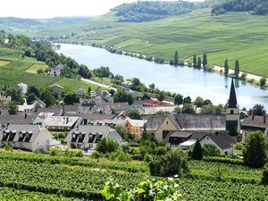 Weingut-Ferienwohnung Heinz Dostert 2