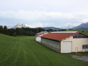 Laufstall und Heubergehalle