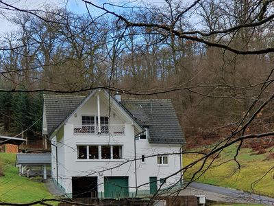 Aussenansicht vom Wald her