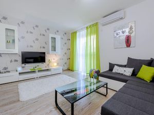 23345245-Ferienwohnung-6--300x225-1