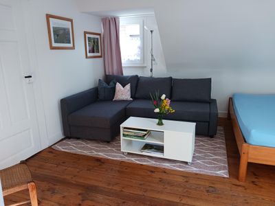 Wohnzimmer mit Schlafsofa 1,6m und Einzelbett 90cm