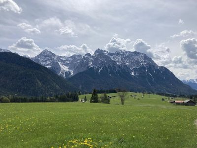 Buckelwiesen mit Blick auf den Karwendel