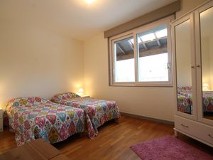 23666855-Ferienwohnung-6--300x225-4