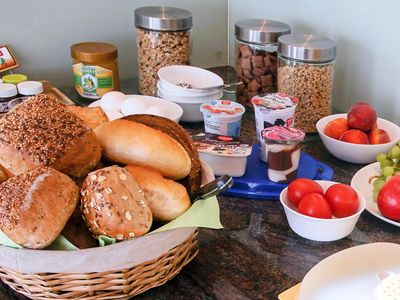 Frühstück mit frischen Produkten aus der Region