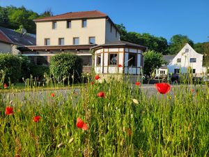 18188340-Ferienwohnung-4--300x225-1