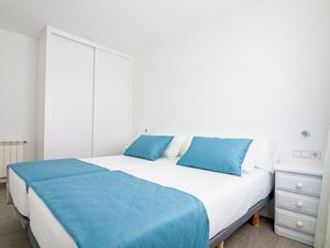 23696935-Ferienwohnung-6--300x225-5