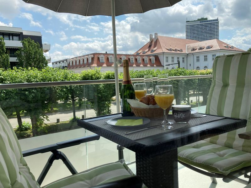 Frühstück auf dem Balkon