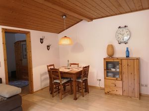 23736223-Ferienwohnung-4--300x225-2