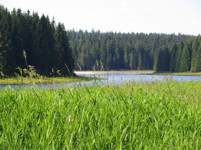 Rastplatz mit Blick auf die Talsperre