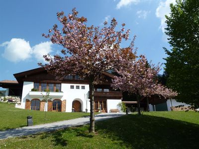 Haus Eberhardt im Frühling